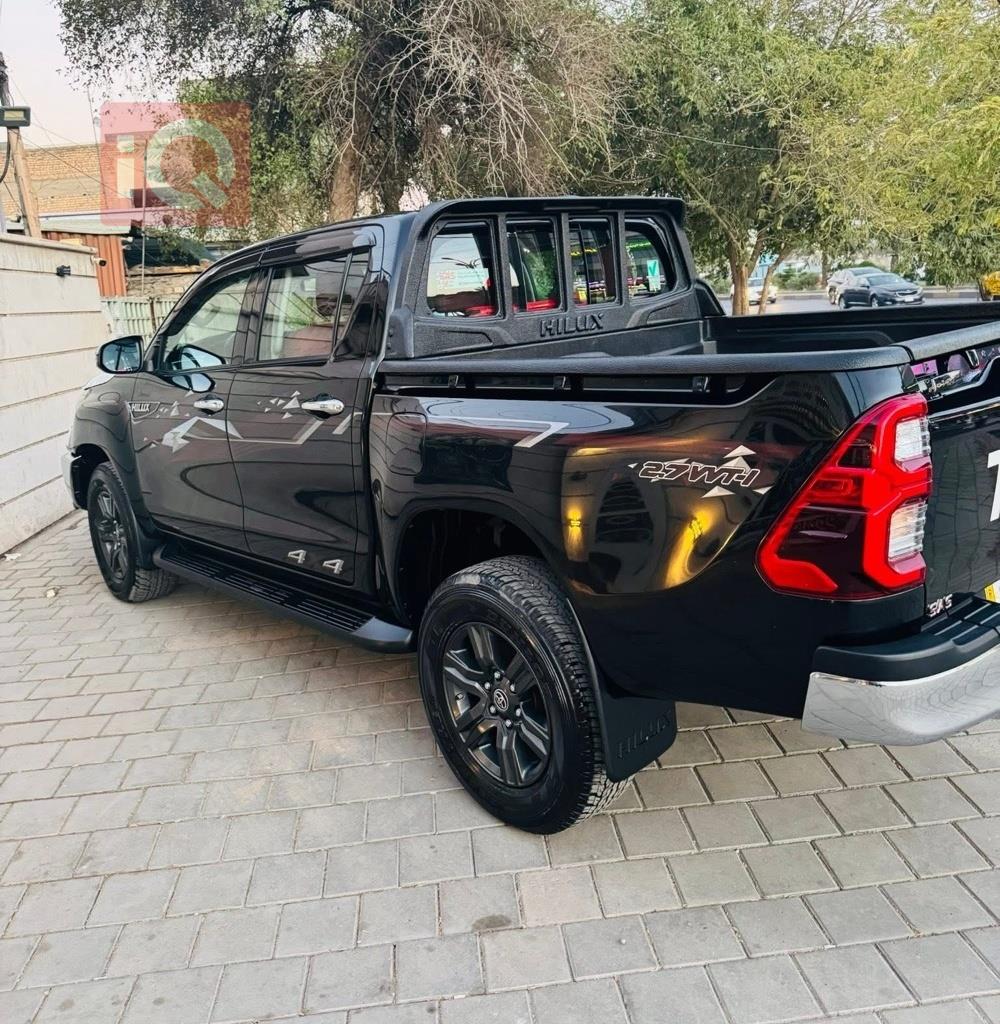 تويوتا هايلوكس